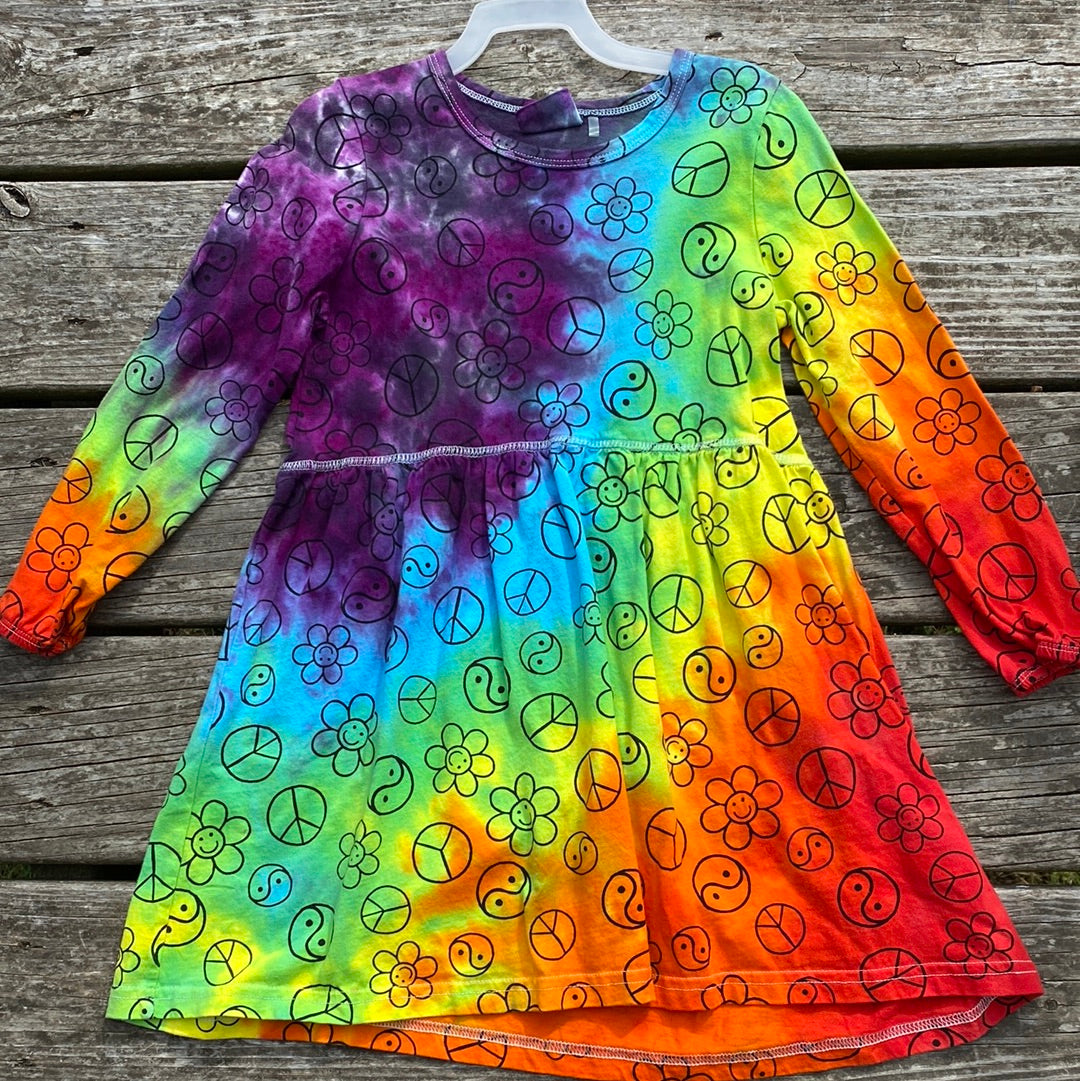 Girls size 6 dress cotton on long sleeve rainbow scrunch peace youth