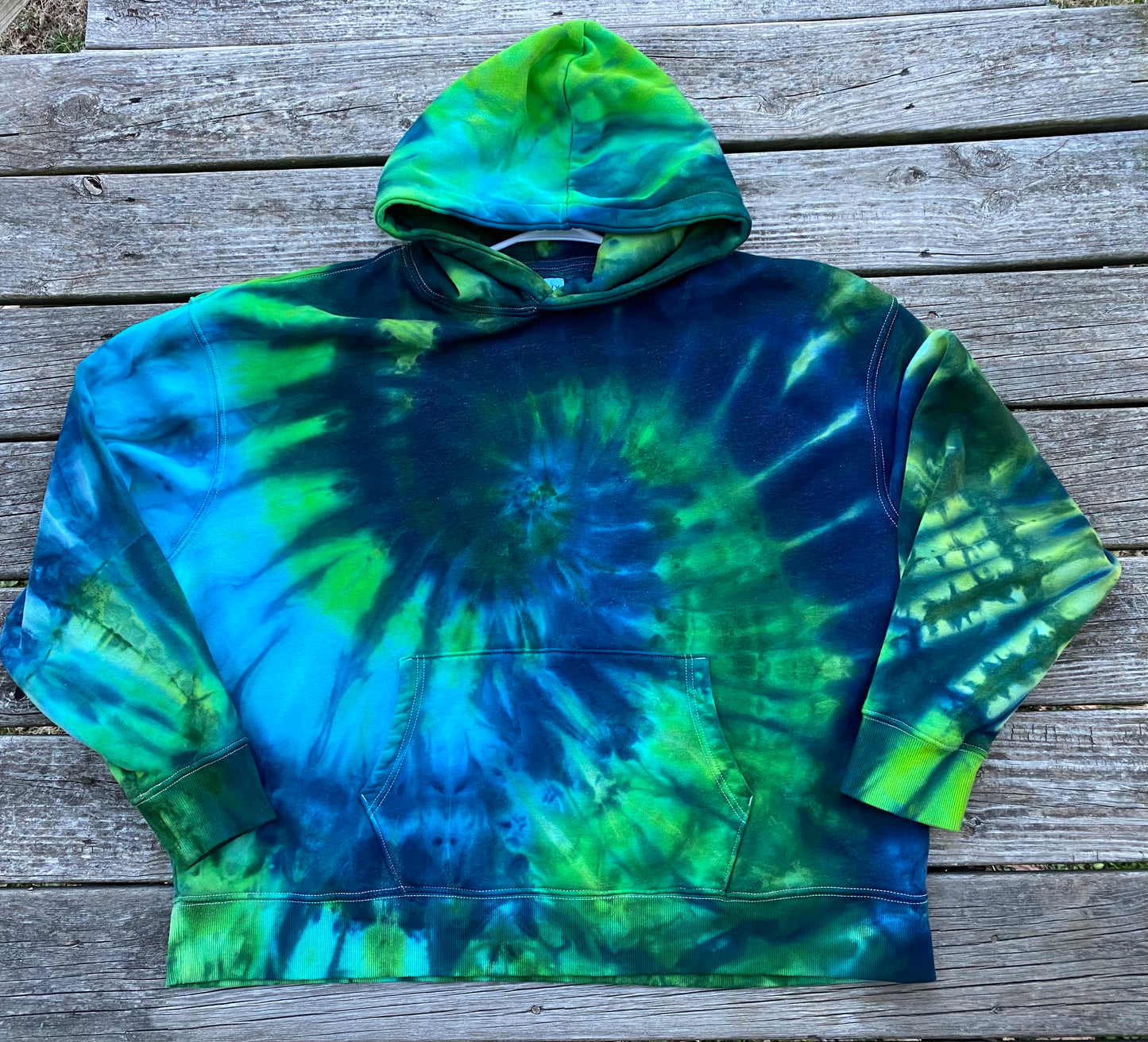 4XL old navy unisex adult hoodie midweight ice dye blues and greens spiral