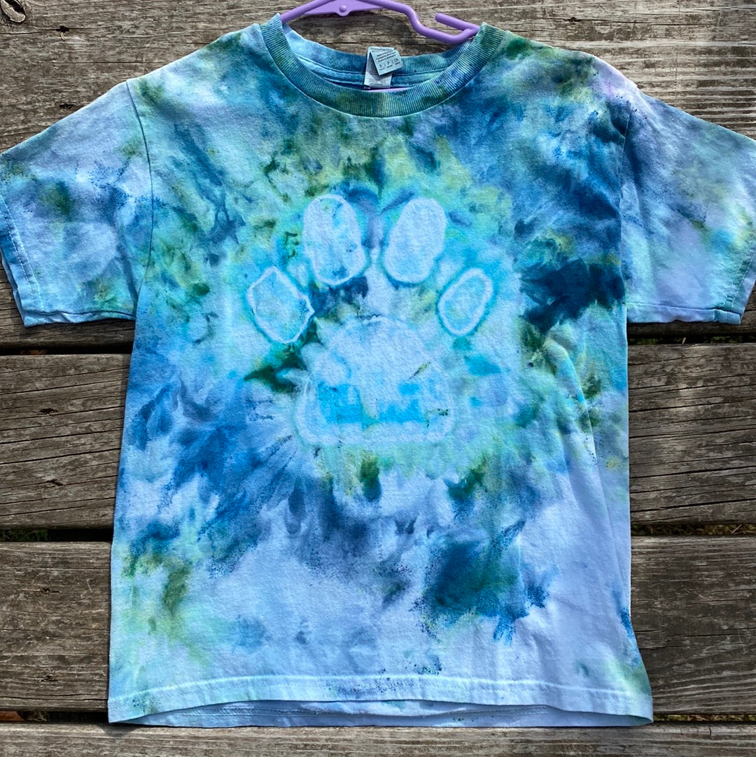 Gildan youth small blues ice dyed paw print shirt