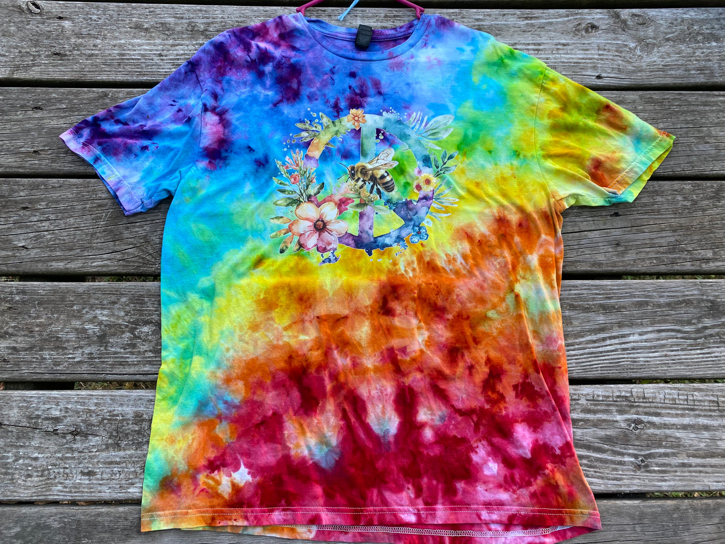 XL unisex Gildan Softstyle T-shirt Honeybee Peace Flower Rainbow Scrunch