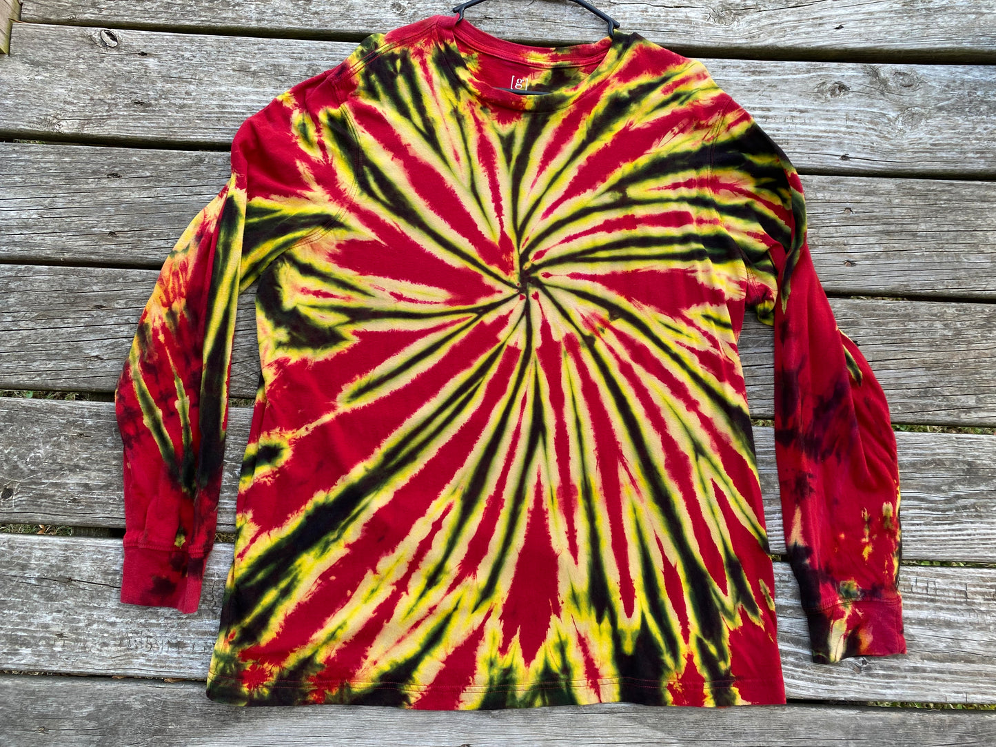 George 2XL adult unisex t-shirt Long Sleeve Reverse Red Yellow Black Spiral