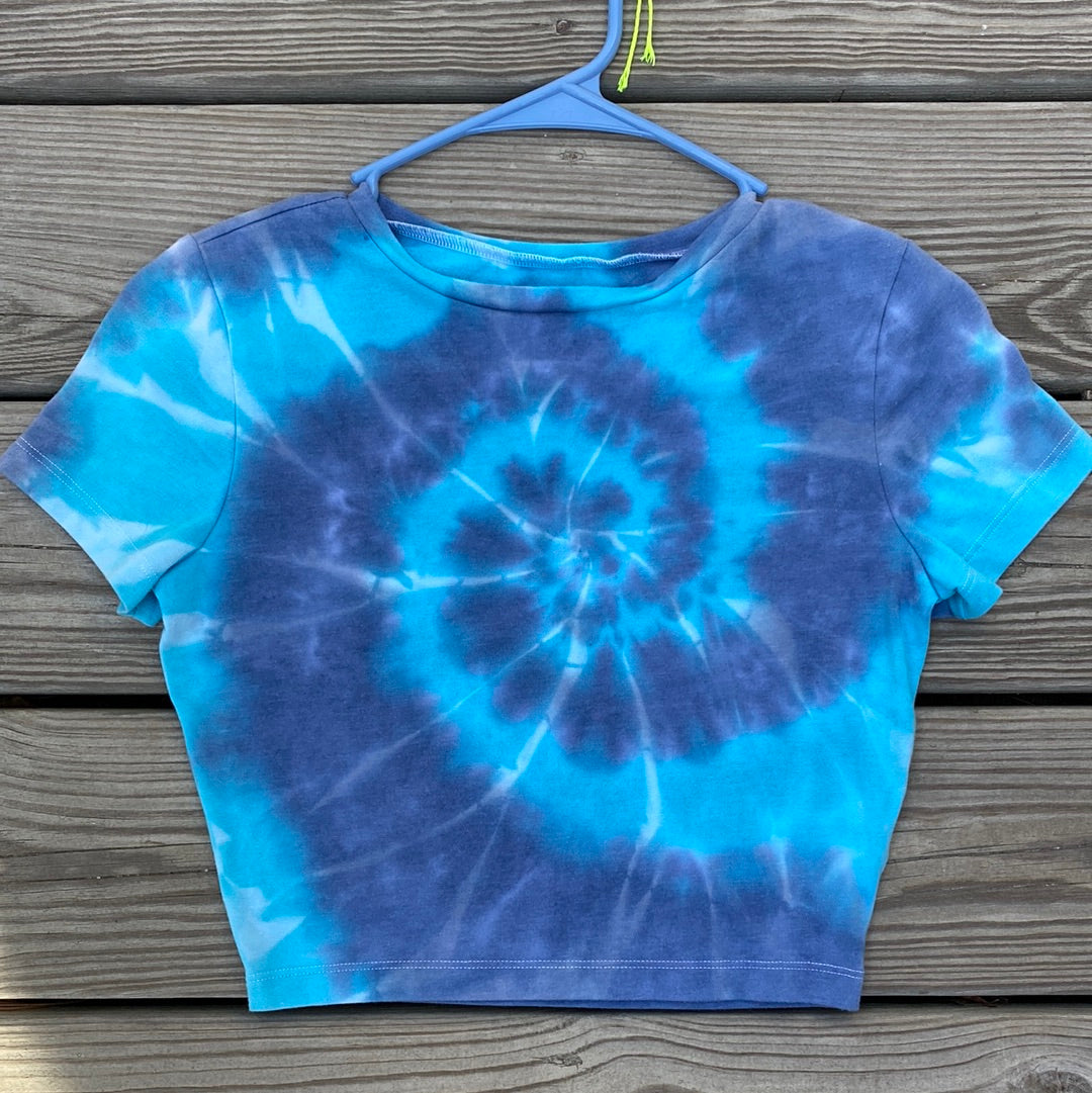 Wild fable small crop top blue spiral