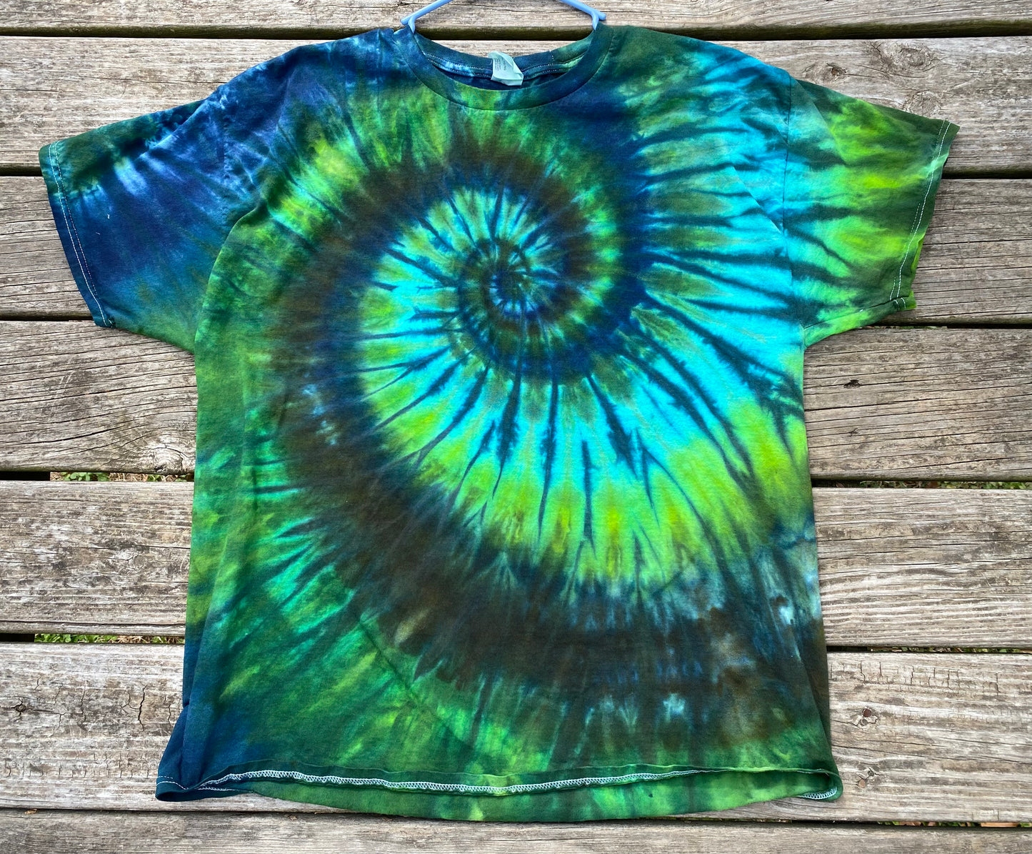 Hanes xl blue and greens ice dyed spiral