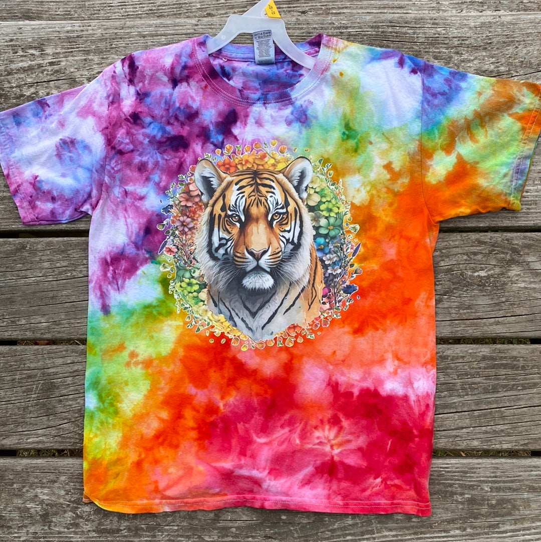 Gildan youth large flower tiger rainbow scrunch shirt